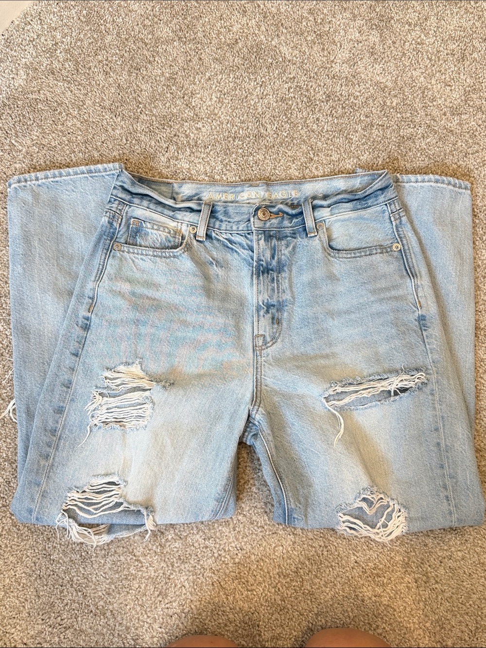 American Eagle Outfitters Light Blue Distressed Mom Jeans